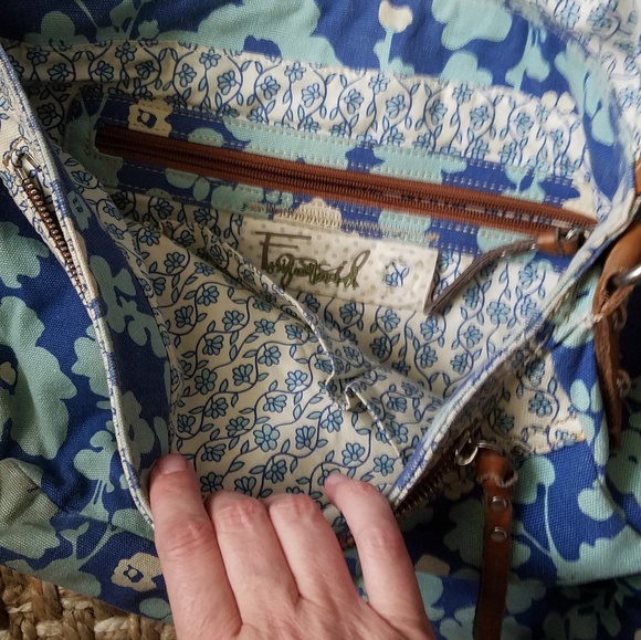 Fossil Blue Floral Canvas Messenger Crossbody - Picture 4 of 8